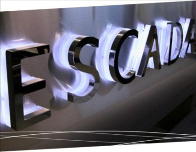 Ejemplo espectaculares con letras 3D led